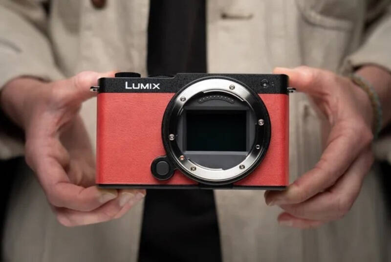 Panasonic представила полнокадровую беззеркальную камеру Lumix S9 за $1500