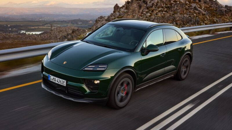 Porsche разбавила линейку электрических Macan двумя новыми модификациями, включая заднеприводную